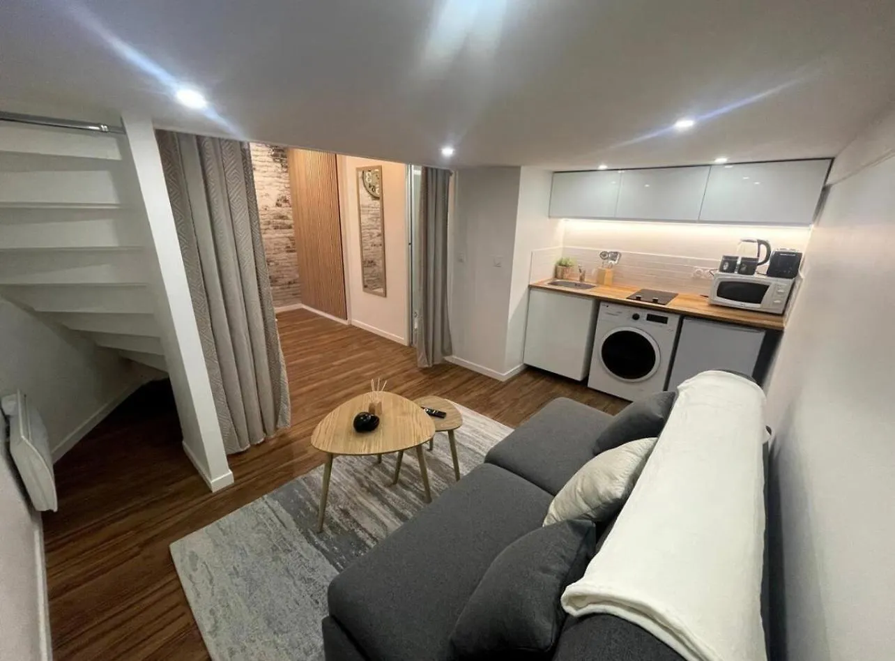 Eiffel Tour - Cosy Maneo Apartment Paris France
